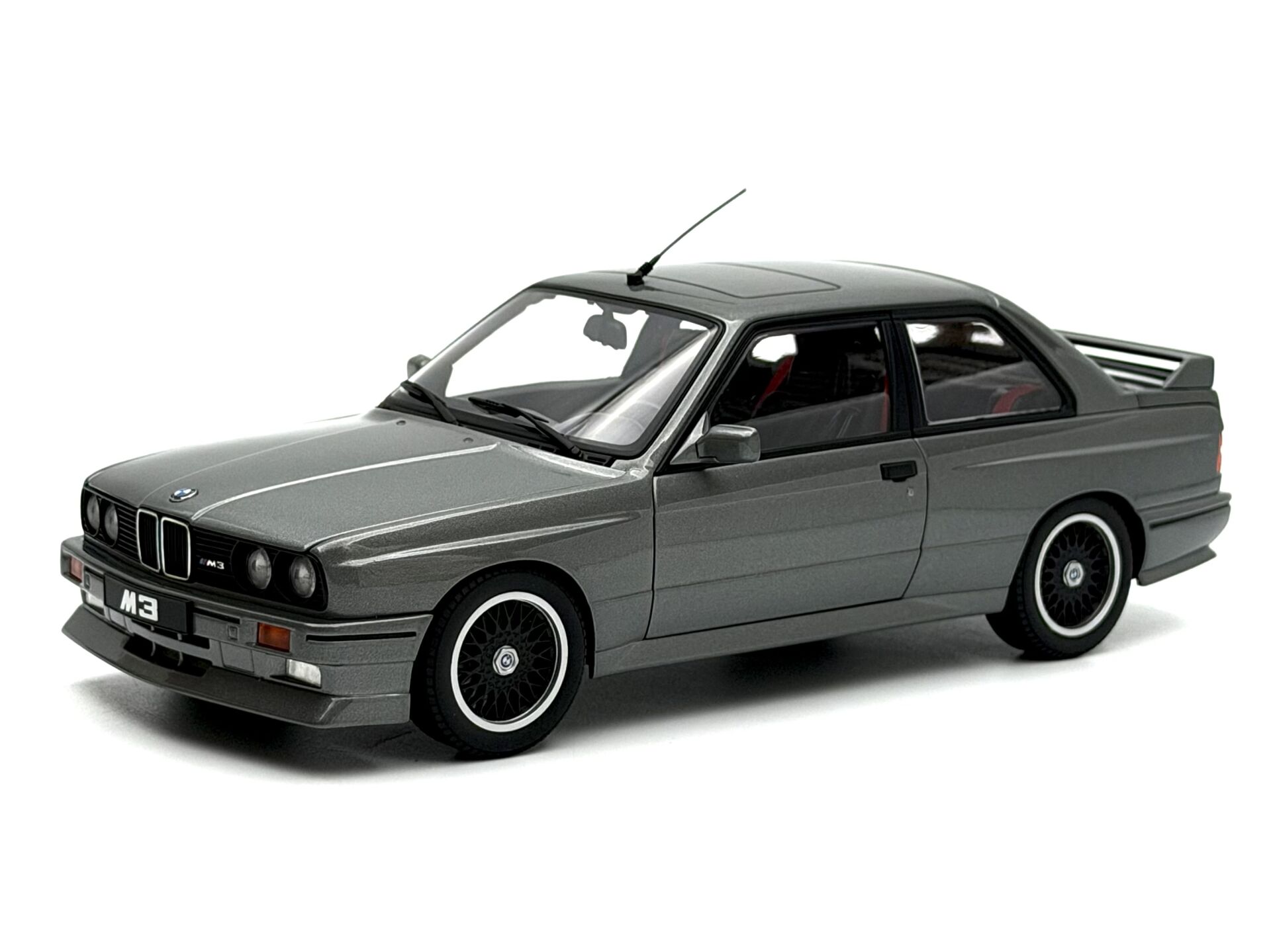 1:18 BMW M3 E30 Sport Evolution Cecetto Edition Silver - Autoart