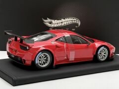 1:18 Ferrari 458 Italia GT2 Rossa Corsa 2011 - Hot Wheels Elite