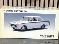 1:18 Lotus Cortina Mk1 White 1964 - Autoart Millennium