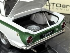 1:18 Lotus Cortina Mk1 White 1964 - Autoart Millennium