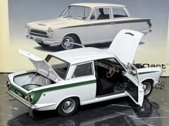 1:18 Lotus Cortina Mk1 White 1964 - Autoart Millennium