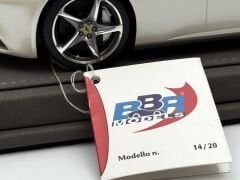1:18 Ferrari FF ( Ferrari Four ) White 2011 with Showcase - BBR Model