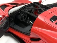 1:18 Hennesey Venom GT Red 2012 75403 - Autoart Signature