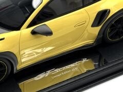 1:18 Porsche 911 992 GT Street R Yellow with Showcase - Techart