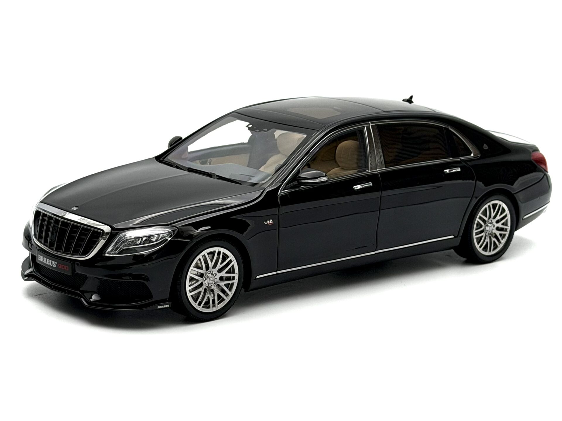 1:18 Mercedes-Maybach S Class BRABUS 900 Obsidian Black - Almost Real