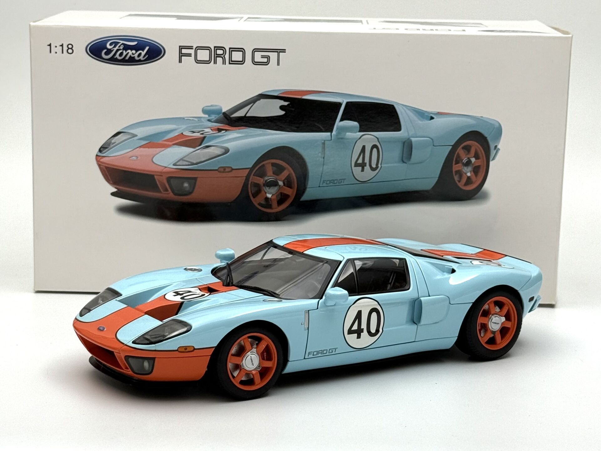 1:18 Ford GT Gulf Livery 2004 - Autoart Millennium