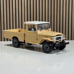 1:18 Toyota FJ40 Land Cruiser Pick Up Beige - Kyosho