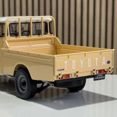 1:18 Toyota FJ40 Land Cruiser Pick Up Beige - Kyosho
