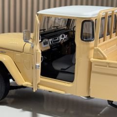 1:18 Toyota FJ40 Land Cruiser Pick Up Beige - Kyosho