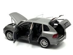 1:18 Porsche Cayenne Turbo 2002 Grey Met 78061 - Autoart Millennium