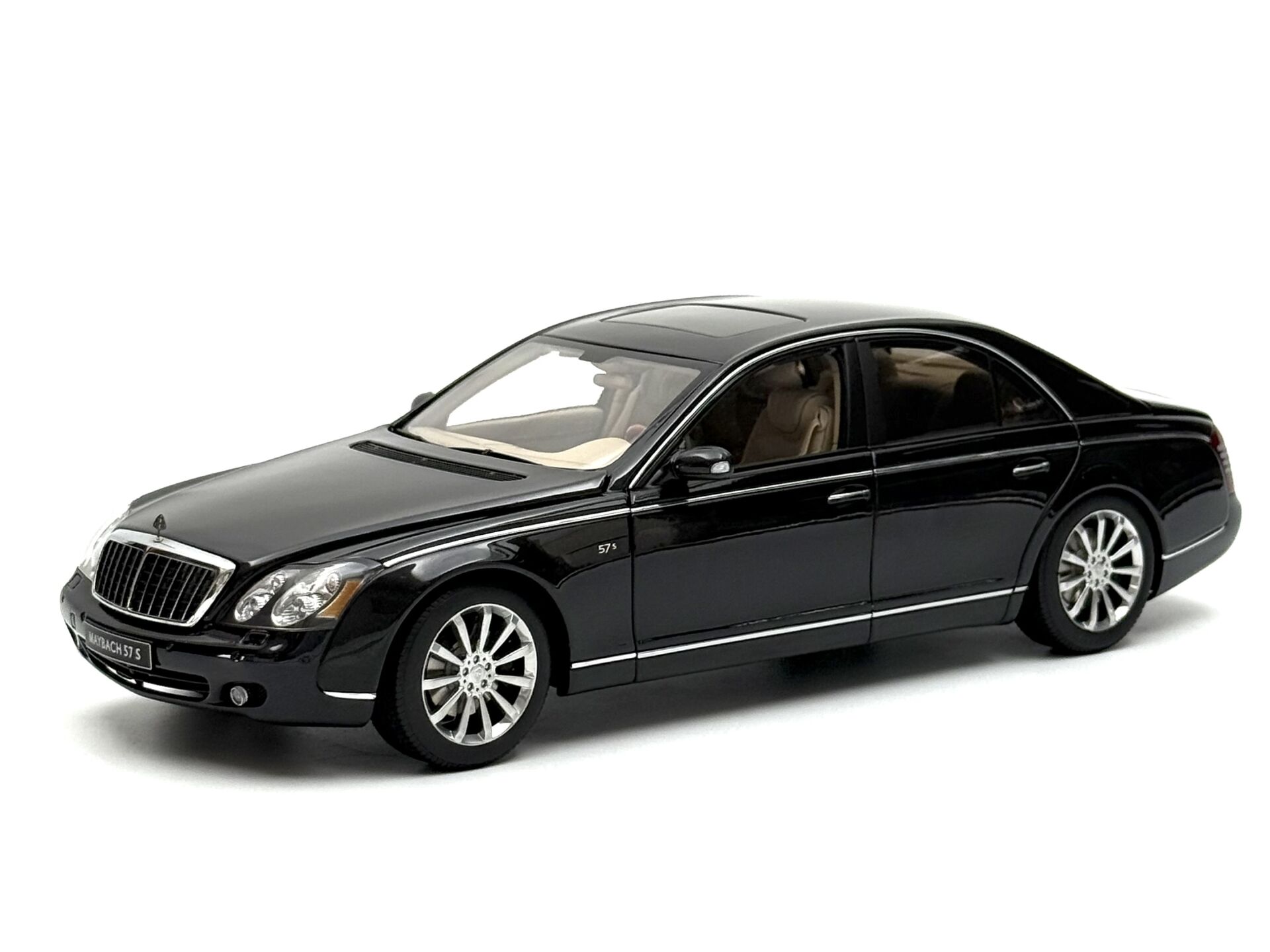 1:18 Maybach 57 S 2005 Black 76156 - Autoart Millennium