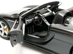 1:18 Porsche Carrera GT Black Interior 78047 2003 - Autoart