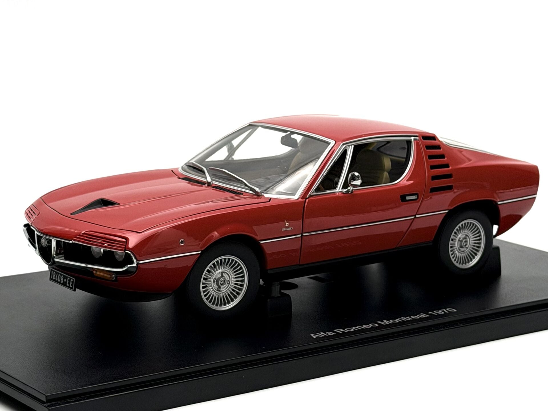 1:18 Alfa Romeo Montreal 1970 Red 70172 - Autoart