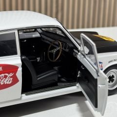 1:18 Ford England Cortina Mk1 Rally Safari 1964 - Autoart