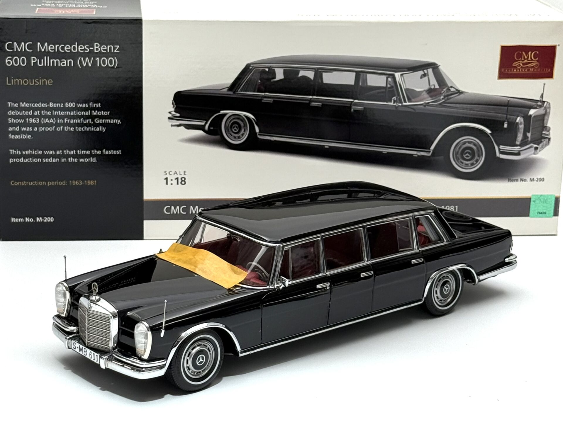 1:18 Mercedes-Benz 600 Pullman W100 Limousine Black M200 - CMC