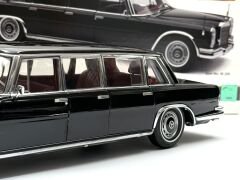 1:18 Mercedes-Benz 600 Pullman W100 Limousine Black M200 - CMC