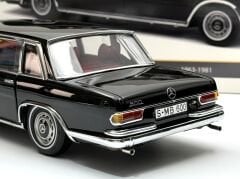 1:18 Mercedes-Benz 600 Pullman W100 Limousine Black M200 - CMC