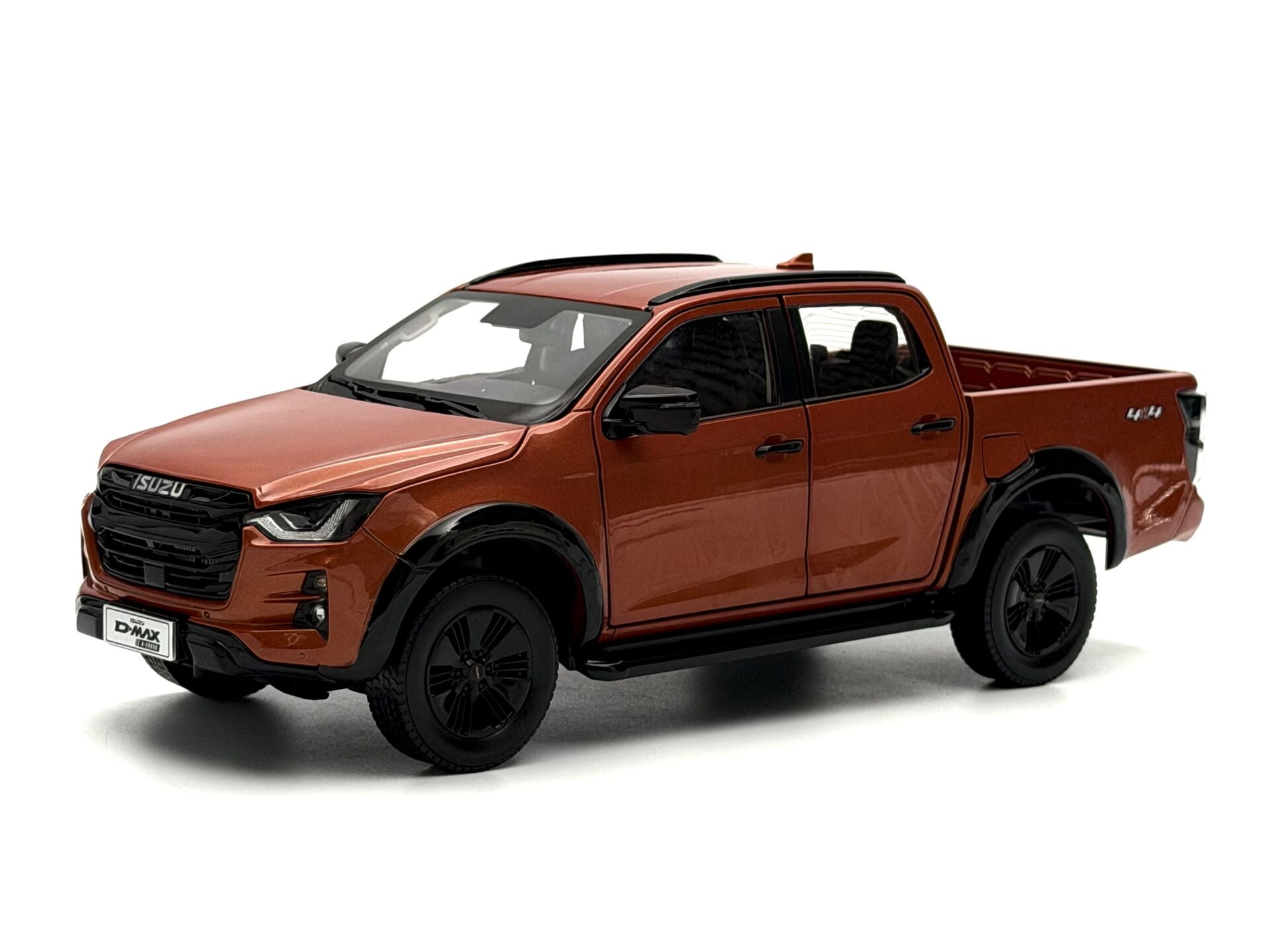 1:18 ISUZU D-MAX V Cross Orange - Paudi Model