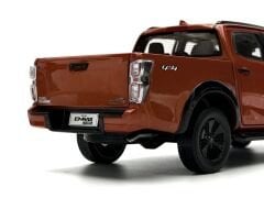 1:18 ISUZU D-MAX V Cross Orange - Paudi Model