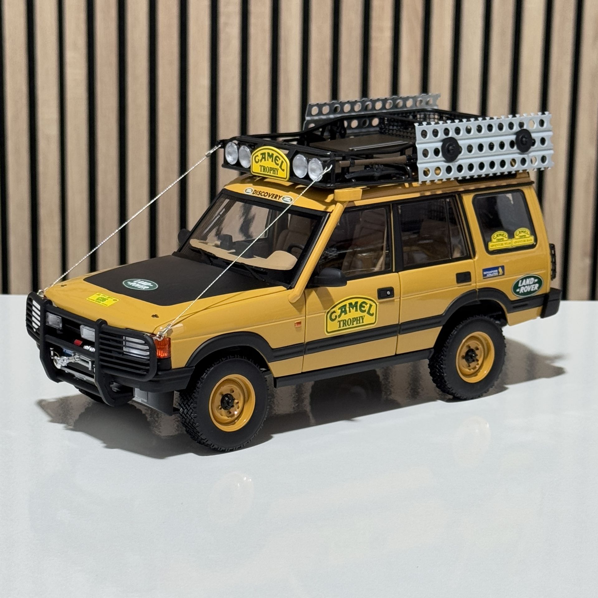 1:18 Land Rover Disco 1 Camel Trophy Kalimantan 1996 - Almost Real