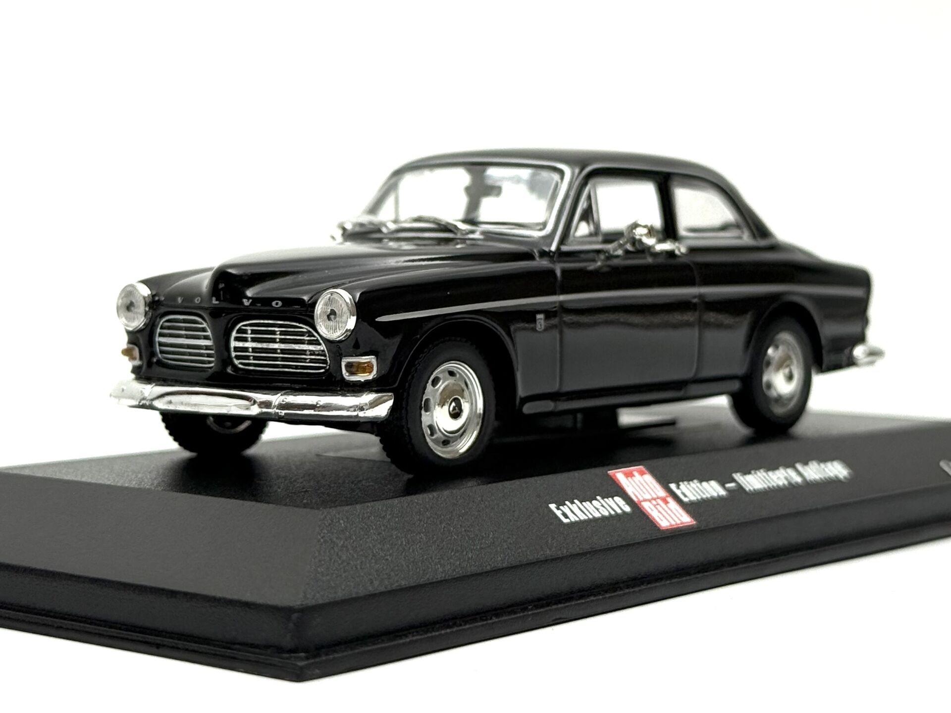 1:43 Volvo 121 Black 1969 - Minichamps