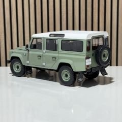 1:18 Land Rover Defender 110 Heritage Edition 2015- Almost Real