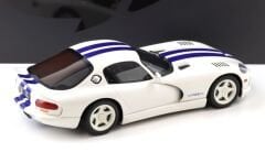 1:18 Dodge Viper GTS White / Blue Stripes 1996 GT940 - GT Spirit