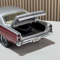 1:18 Ford Fairlane Street Fighter Restomod 1967 - GMP