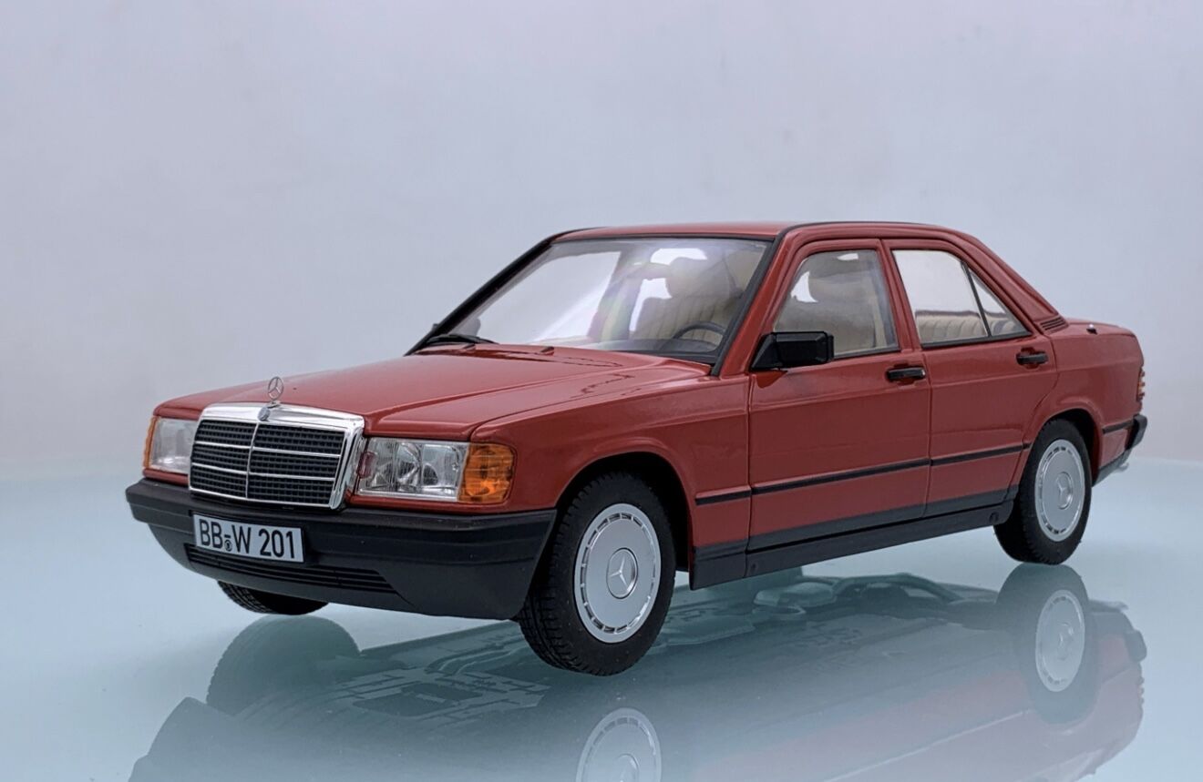 1:18 Mercedes-Benz 190E W201 Signal Red 1982 - Norev
