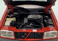 1:18 Mercedes-Benz 190E W201 Signal Red 1982 - Norev