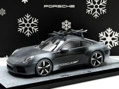 1:18 Porsche 911 992.2 Carrera S 2025 Xmas Edition - Spark