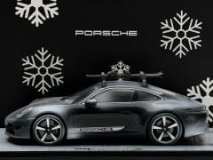 1:18 Porsche 911 992.2 Carrera S 2025 Xmas Edition - Spark
