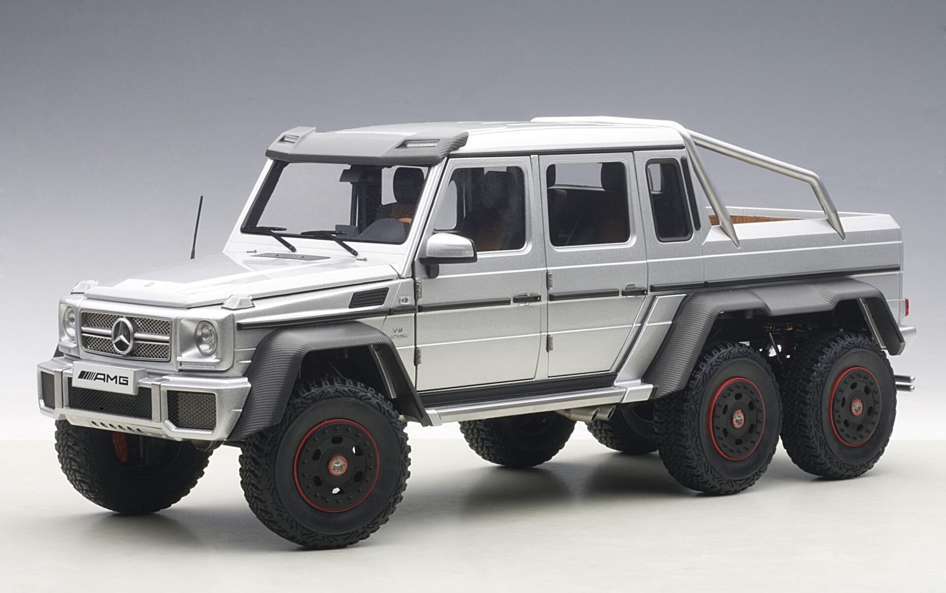 1:18 Mercedes-Benz G63 AMG 6x6 2013 Silver - Autoart Signature