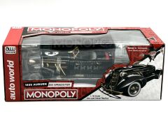 1:18 Auburn 851 Speedster 1935 Monopoly Figürlü - Auto World