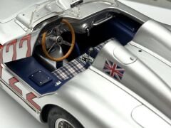 1:18 Mercedes-Benz 300 SLR W196S Stirling Moss 1955 - CMC