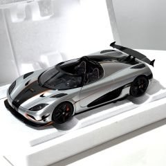 1:18 Koenigsegg Agera RS Moon Silver 79024 - Autoart