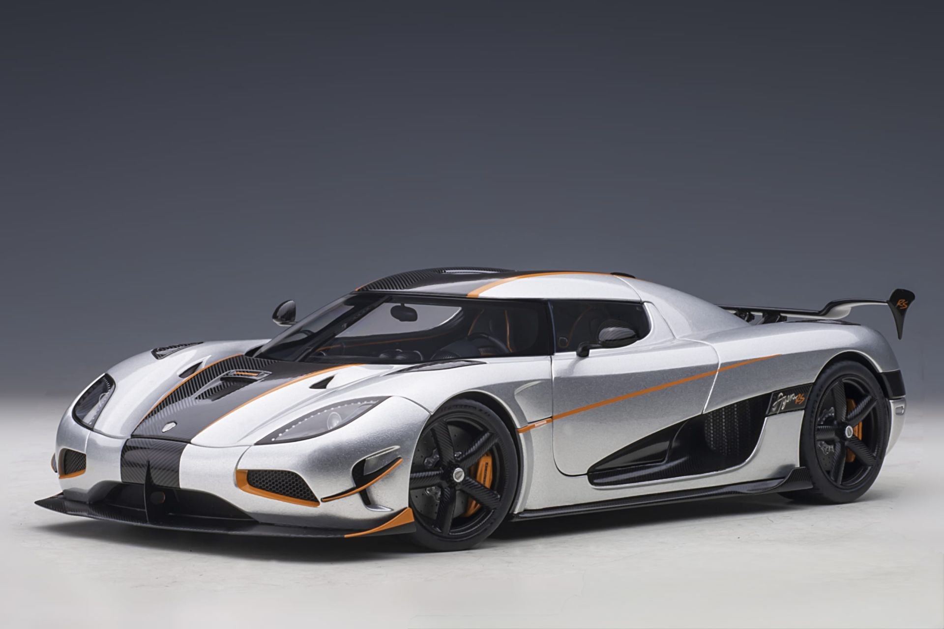 1:18 Koenigsegg Agera RS Moon Silver 79024 - Autoart