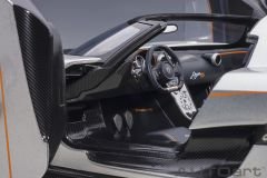 1:18 Koenigsegg Agera RS Moon Silver 79024 - Autoart