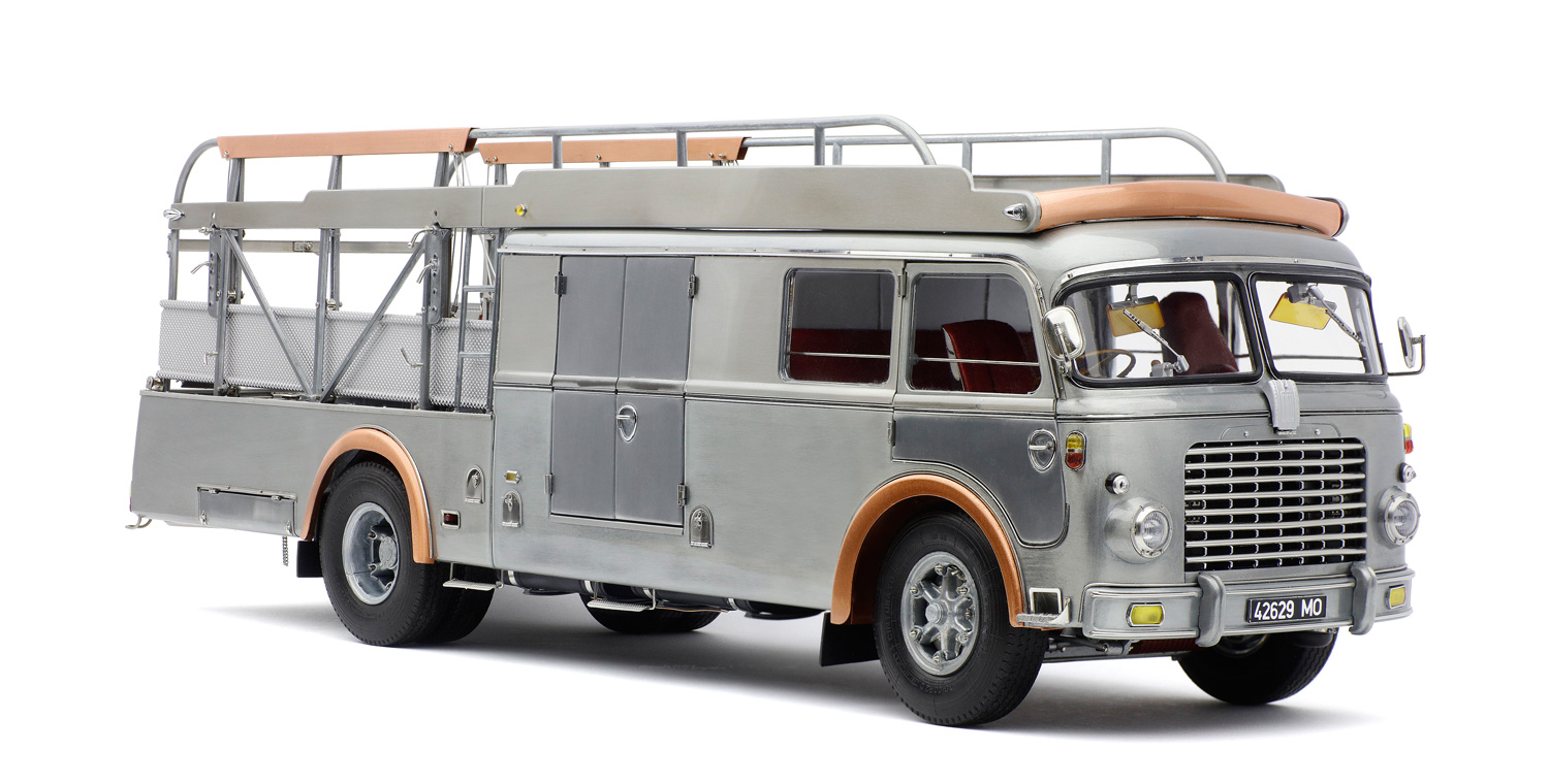 1:18 FIAT 642 RN2 Renntransporter Bartoletti Clear Finish - CMC