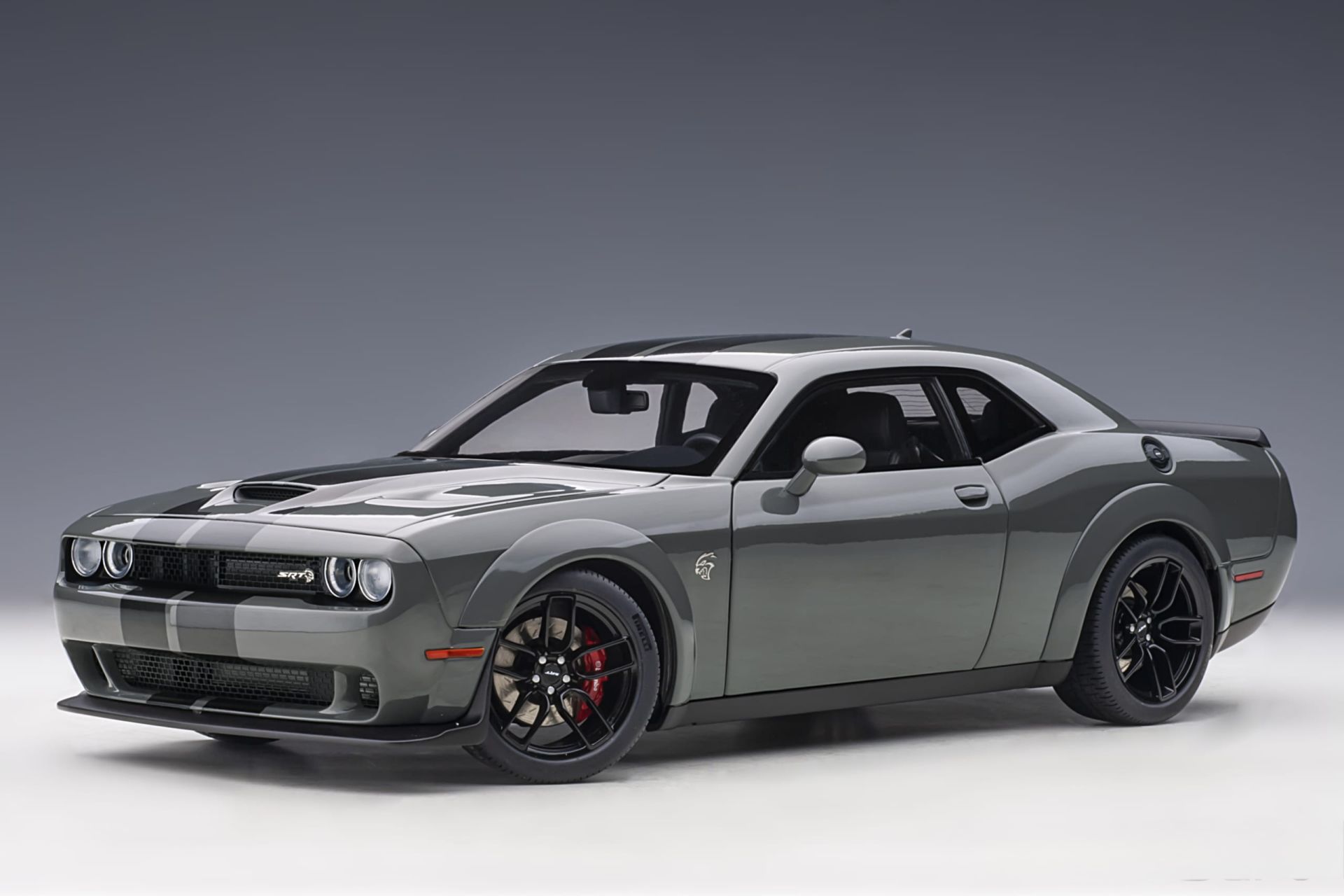 1:18 Dodge Challenger SRT Hellcat Widebody Destroyer Grey-Autoart