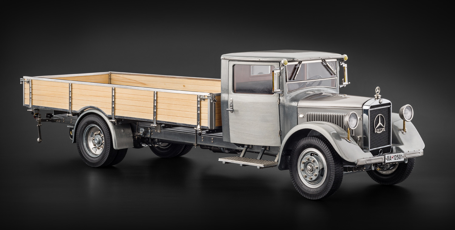 1:18 Mercedes-Benz LO 2750 Clear Finish Version 1933 - CMC