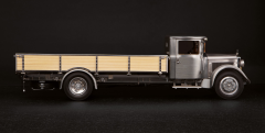 1:18 Mercedes-Benz LO 2750 Clear Finish Version 1933 - CMC