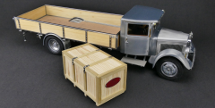 1:18 Mercedes-Benz LO 2750 Clear Finish Version 1933 - CMC