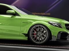 1:18 Mercedes-Benz C63s Darwin Pro Widebody Green - GLM Models