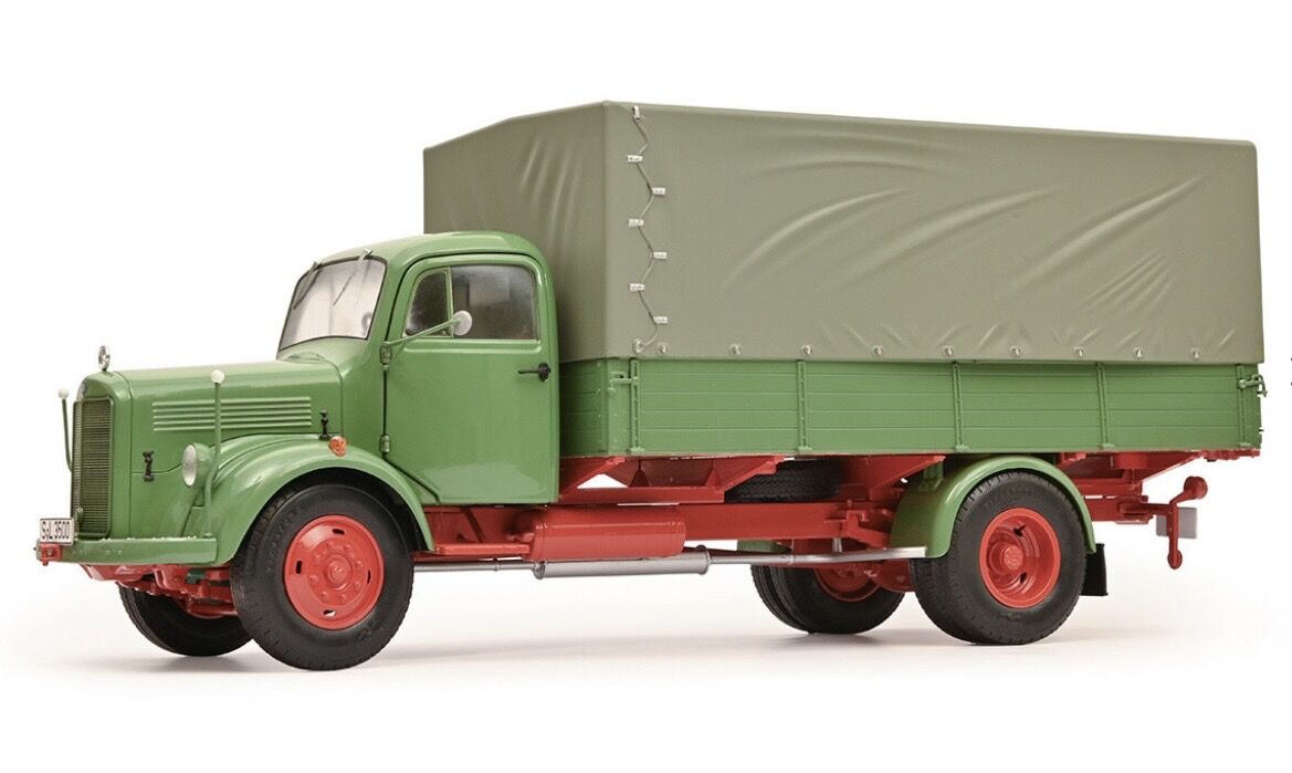 1:18 Mercedes-Benz L3500 Truck Flatbed/Plane 1950 - Schuco