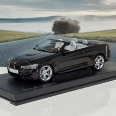 1:18 BMW M4 F83 Cabrio Sapphire Black 2014 - Paragon