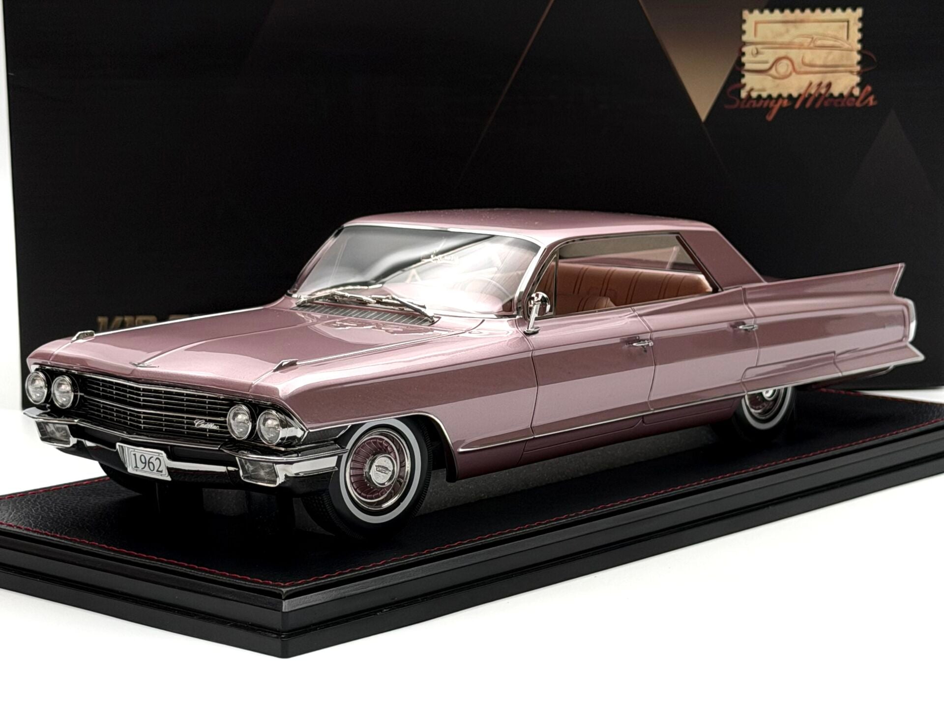 1:18 Cadillac Sedan De Ville 1962 Heather Metallic - GLM Models