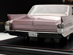 1:18 Cadillac Sedan De Ville 1962 Heather Metallic - GLM Models
