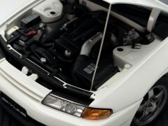 1:18 Nissan Skyline GT-R R32 Crystal White 1992 - Autoart