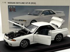 1:18 Nissan Skyline GT-R R32 Crystal White 1992 - Autoart
